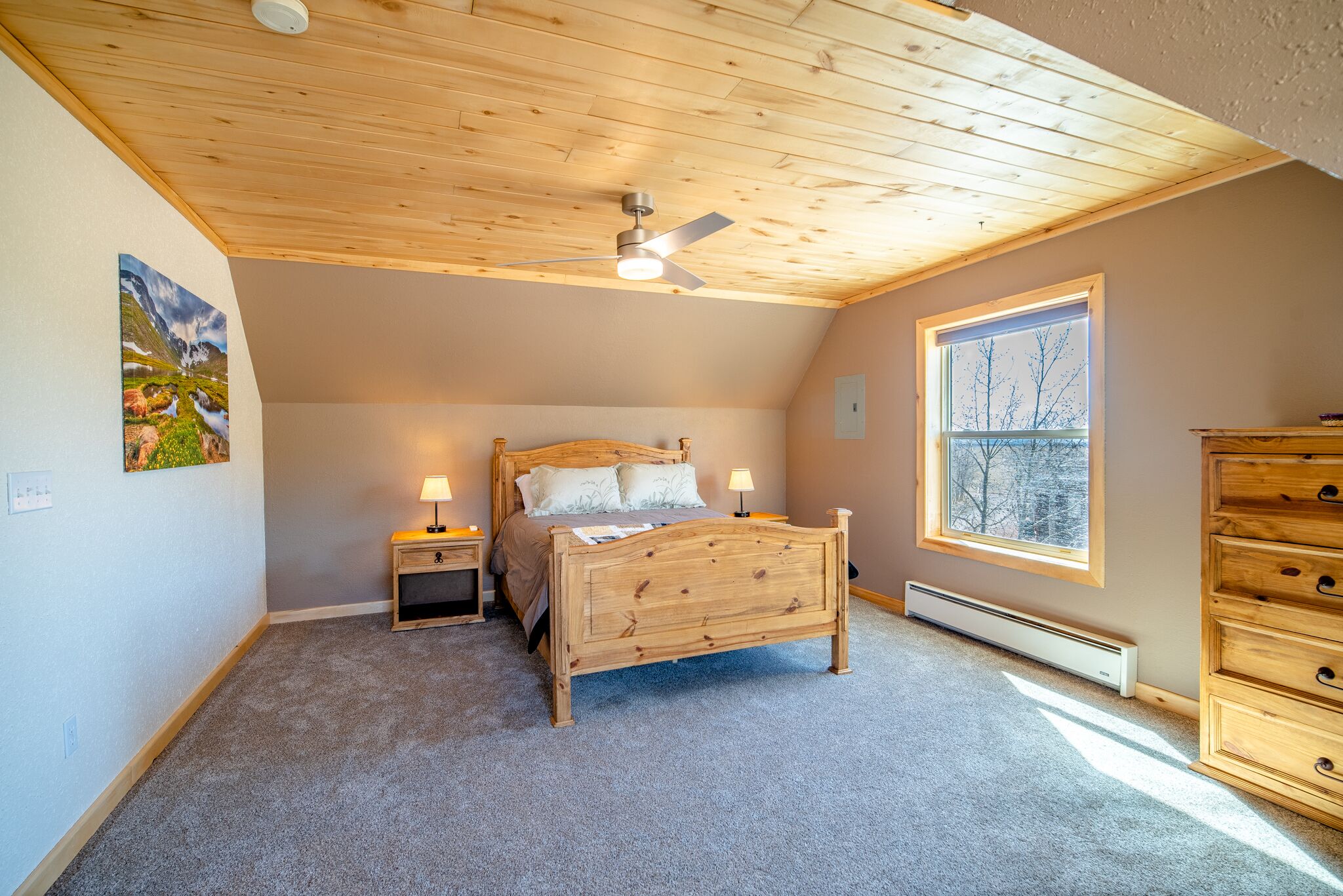 3 bedrooms, desk, iron/ironing board, WiFi (free)
