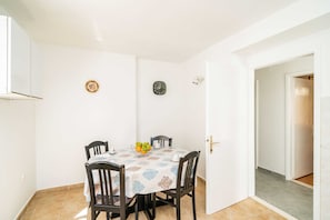 Apartment (Two Bedroom Apartment with Terrace) | Interior