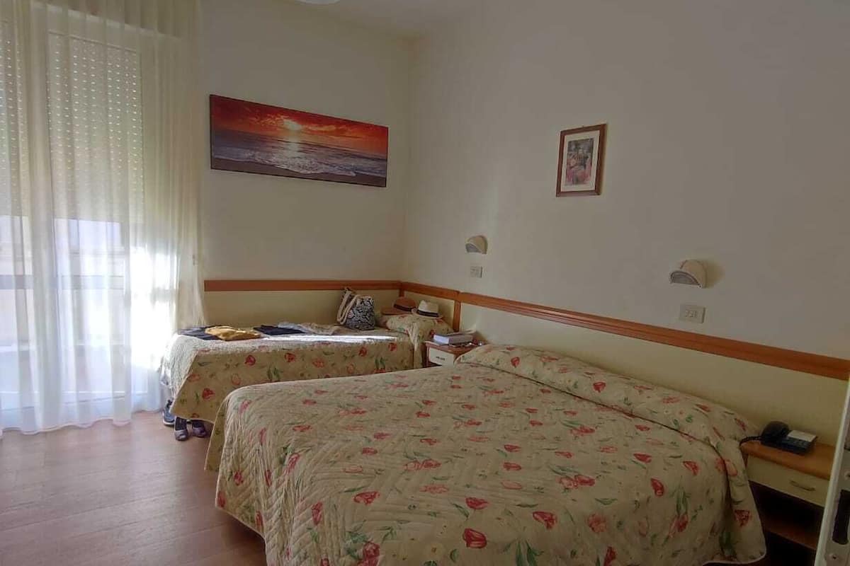 Standard Triple Room | In-room safe, desk, WiFi (surcharge), bed sheets