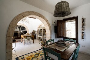 Dining - Trullo Fragno by Wonderful Italy (Noci)