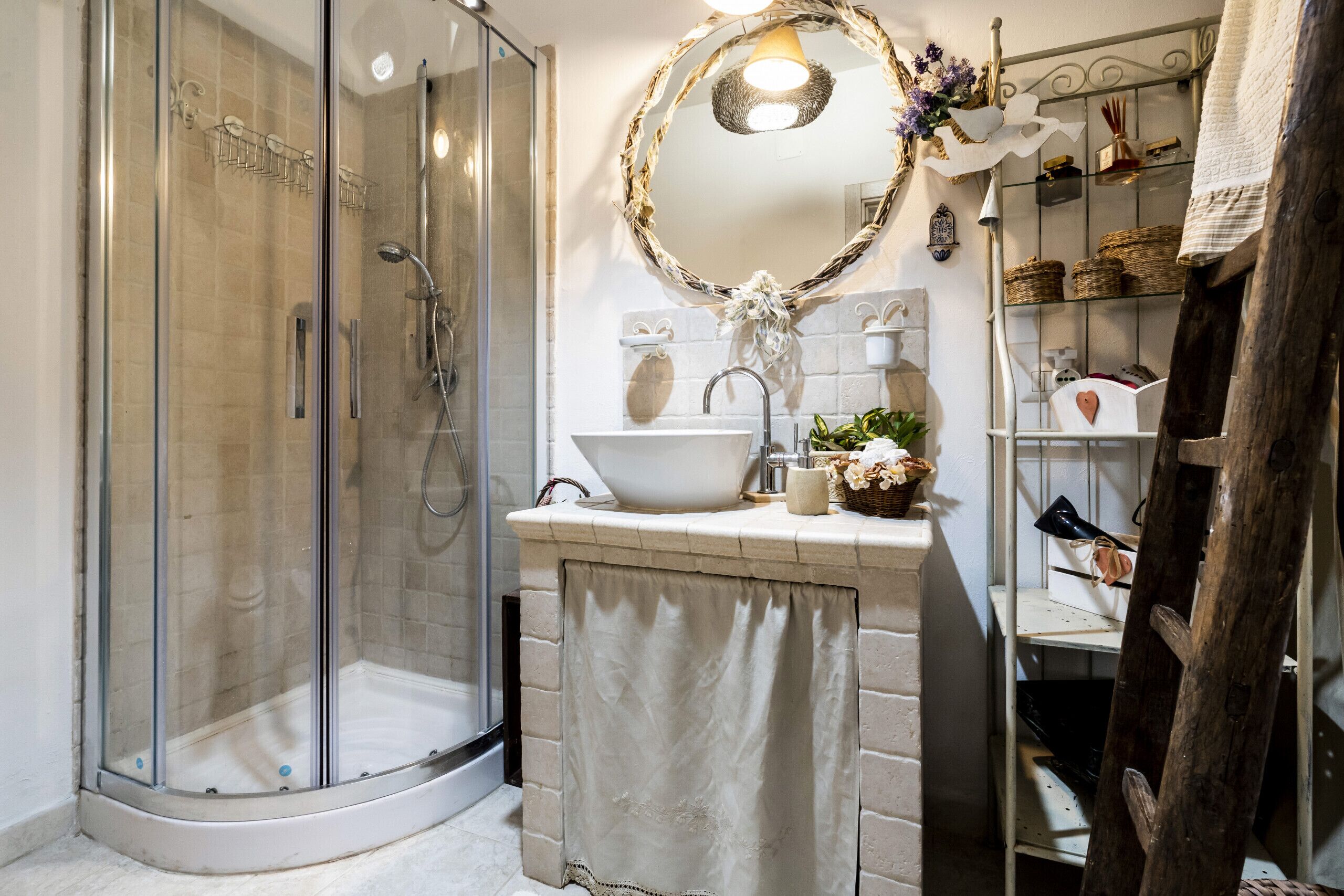 Dusche, Haartrockner, Bidet, Handtücher