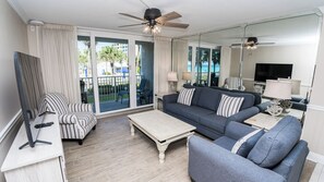 Smart TV, DVD player