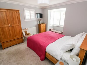 Cottage | 4 bedrooms, individually decorated, individually furnished, free WiFi - Puffins (Tenby)