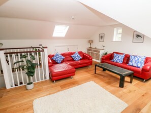 Cottage | 4 bedrooms, individually decorated, individually furnished, free WiFi - Puffins (Tenby)