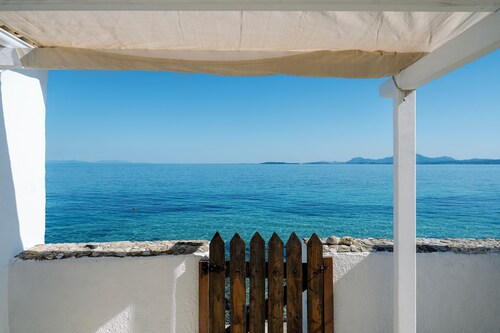 Nissaki Olive Press Villas -The Cottage