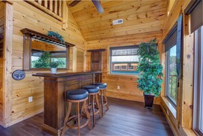 Interior - 5 BEDROOM LOG CABIN IN PIGEON FORGE. TWO HOT TUBS. GAME ROOM. VIEW! (Sevierville)