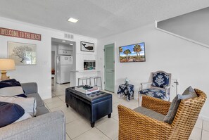 TV, books - 650 Feet to the Beach! Arcadian Shores Townhome (Myrtle Beach)