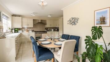 Cottage | Interior