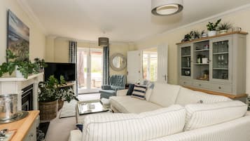 Cottage | Interior