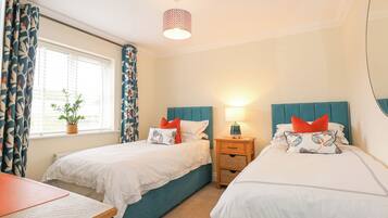 Cottage | 3 bedrooms, individually decorated, individually furnished, free WiFi