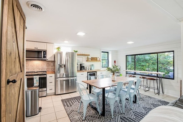 Geladeira, micro-ondas, fogão, cooktop