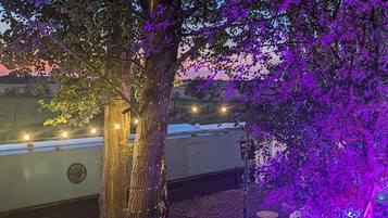 Kabin, 1 Tempat Tidur King | Halaman properti