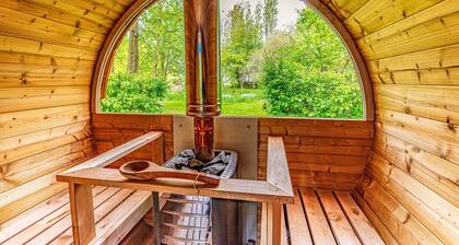 Narrowboat With Hot Tub, Spa, Cruising And More