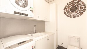 Interior - Eliza Lee - 2/50 Gippsland Street (Jindabyne)