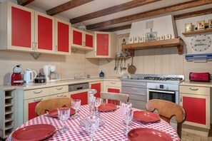 Réfrigérateur, micro-ondes, four, lave-vaisselle