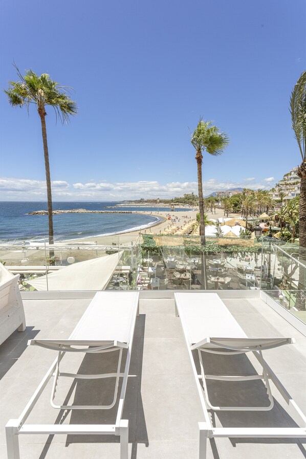 In-room safe, iron/ironing board, free WiFi, bed sheets - B51 Executive Flats Marbella Puerto Banus (Marbella)