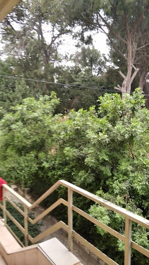 Enceinte de lâhĂ©bergement