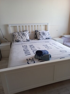 3 bedrooms, WiFi - charming, central Achuza 3 room renovated (Haifa)