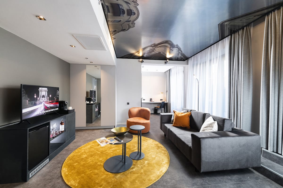 Panorama Limited Suite | Living area | 43-inch Smart TV with satellite channels, TV, Netflix