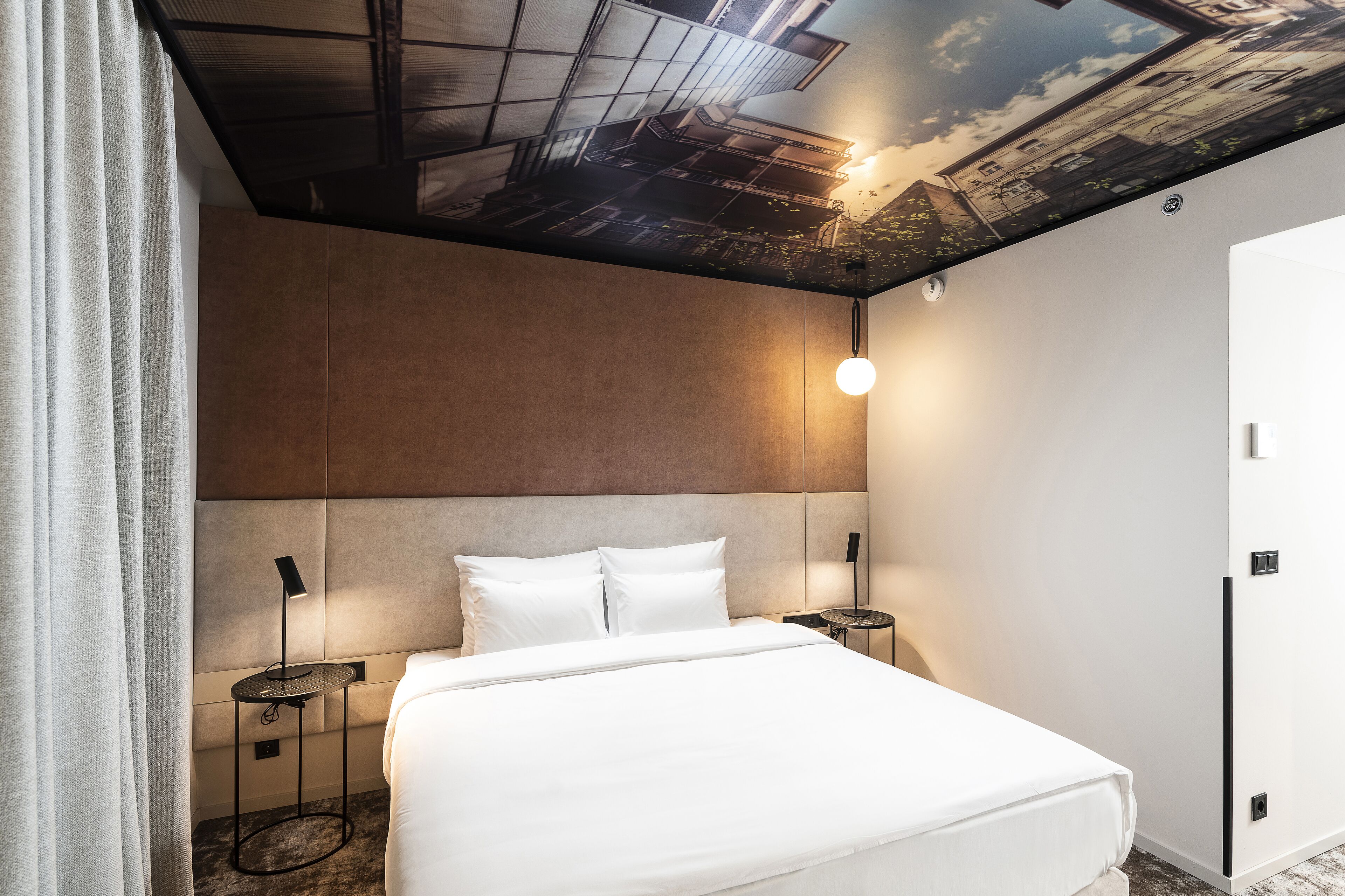 premium double /twin room | 1 bedroom, minibar, in-room safe, desk