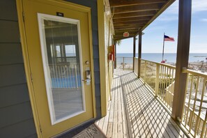 Property grounds - Sandpiper 8A ~ Swing on your Private Balcony ~ Bender Vacation Rentals (Gulf Shores)