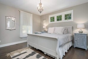 5 bedrooms, iron/ironing board, travel cot, free WiFi