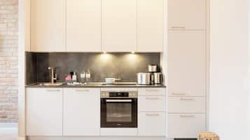Refrigerador, microondas, horno, placa de cocina
