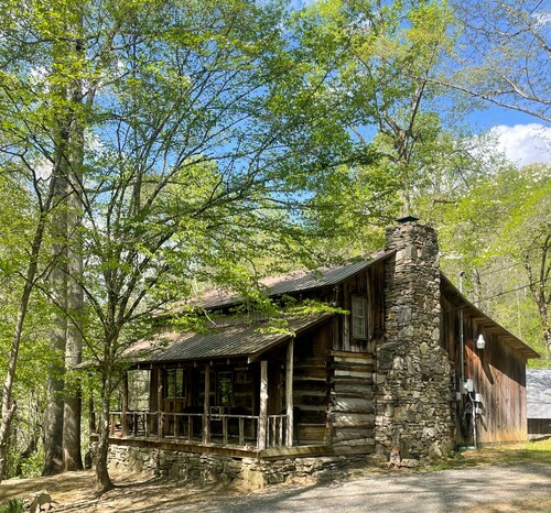 Covered Porch -  - Charcoal Grill - Wood Fireplace