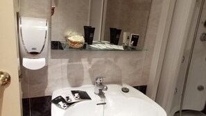 Duschwanne, Hydromassagedusche, Haartrockner