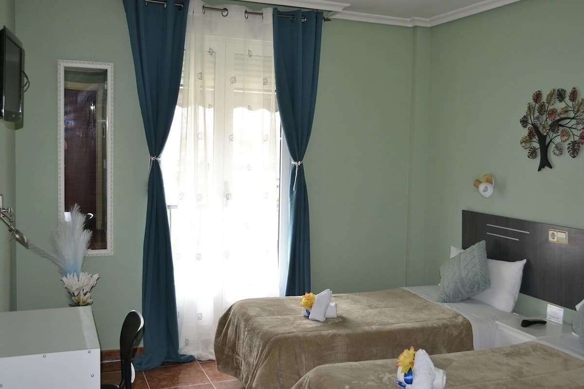 DuntÀcken, skrivbord, arbetsyta för laptop och gratis wi-fi