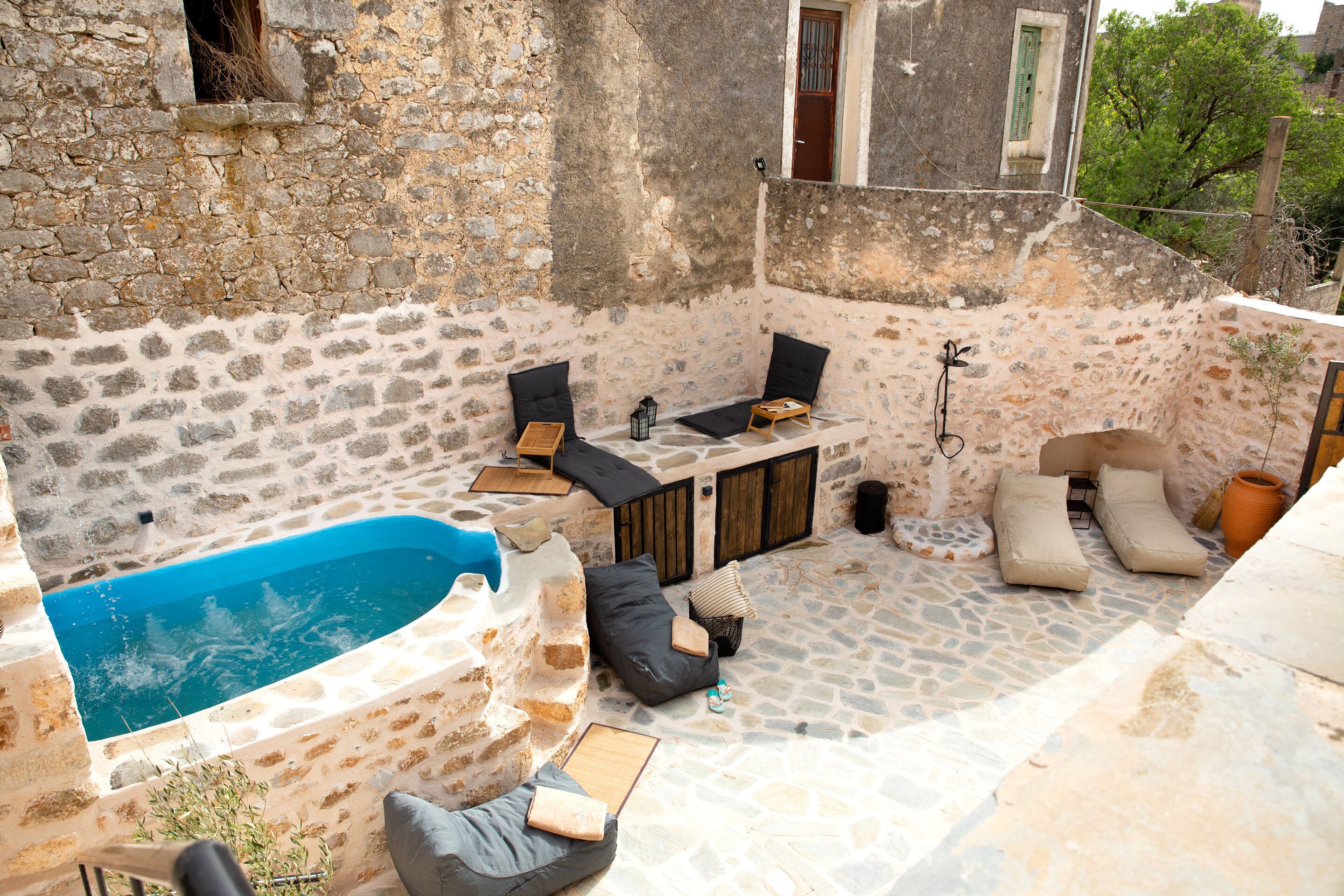 Seasonal outdoor pool