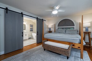 4 bedrooms, desk, iron/ironing board, free WiFi