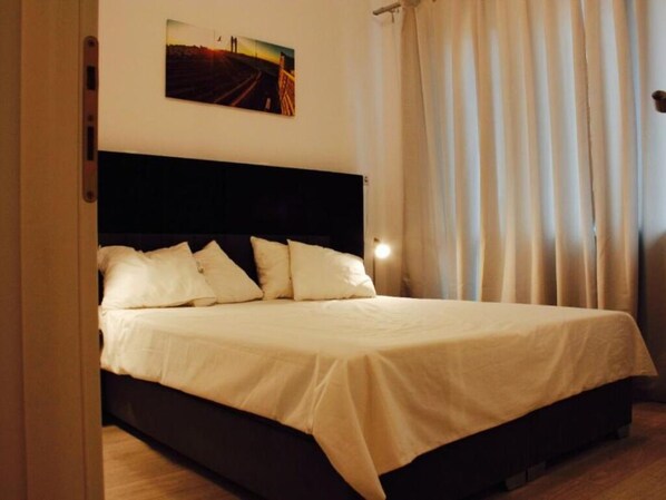 2 多间卧室、熨斗/熨衣板、免费 WiFi、床单