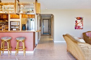 Interior - Summer Deal Kona Coast Vacation Condo with Ocean Views and Pool (Kailua - Kona)