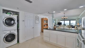 Condo, 2 Bedrooms | Laundry