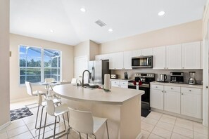 Private kitchen - South Facing Pool 4 Bedroom 3 Bath Villa 4 Villa by RedAwning (Kissimmee)