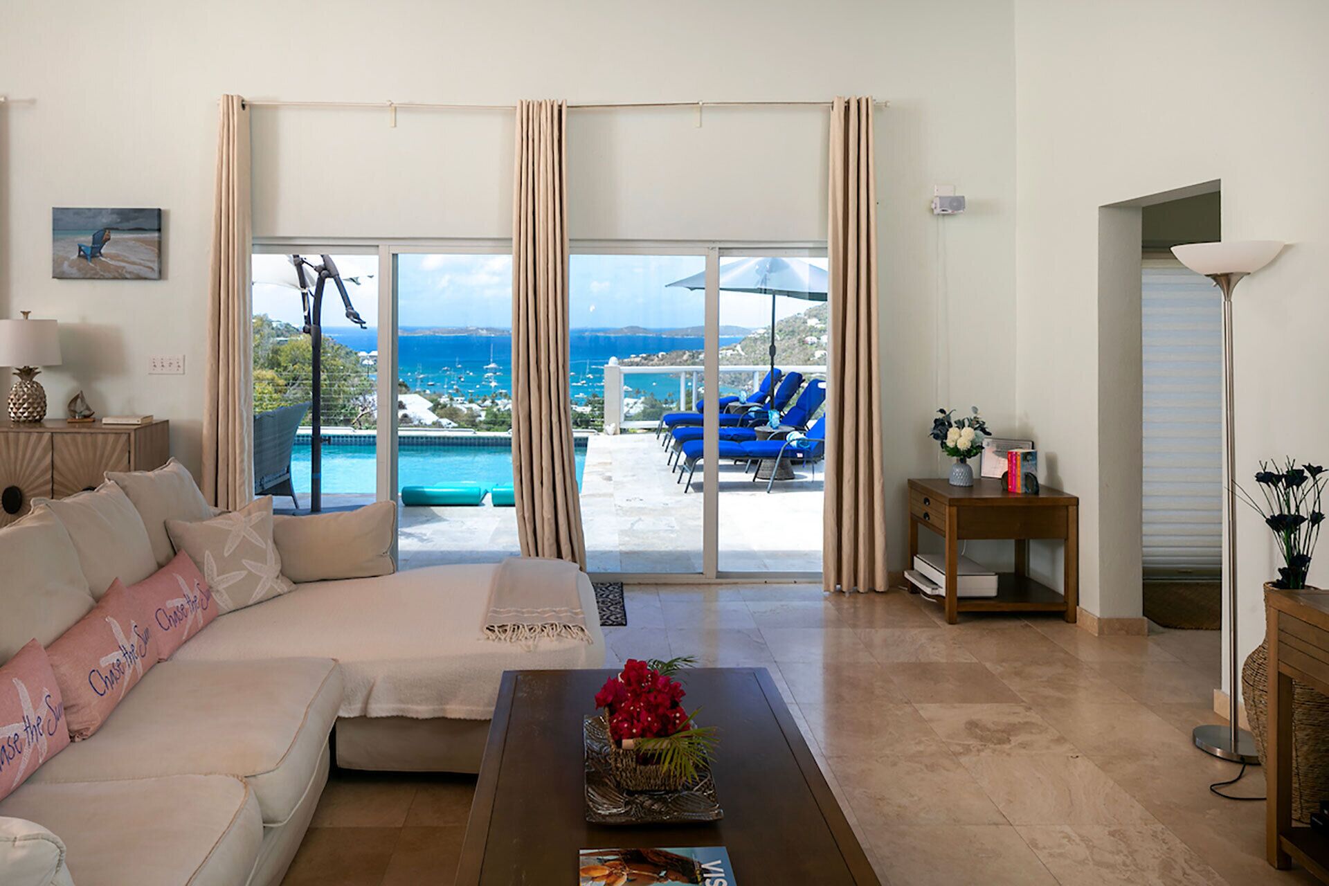 Smart-TV, Bücher, Stereoanlage