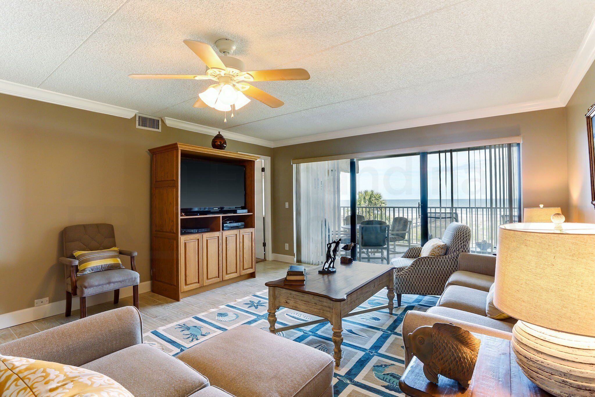 Condo, 2 Bedrooms | Living area