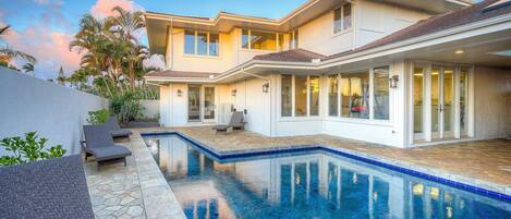 House, 5 Bedrooms | Pool