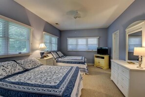 Maison, Plusieurs lits, cuisine, vue sur la piscine | 3 chambres, accès au Wi-Fi (inclus), literie fournie
