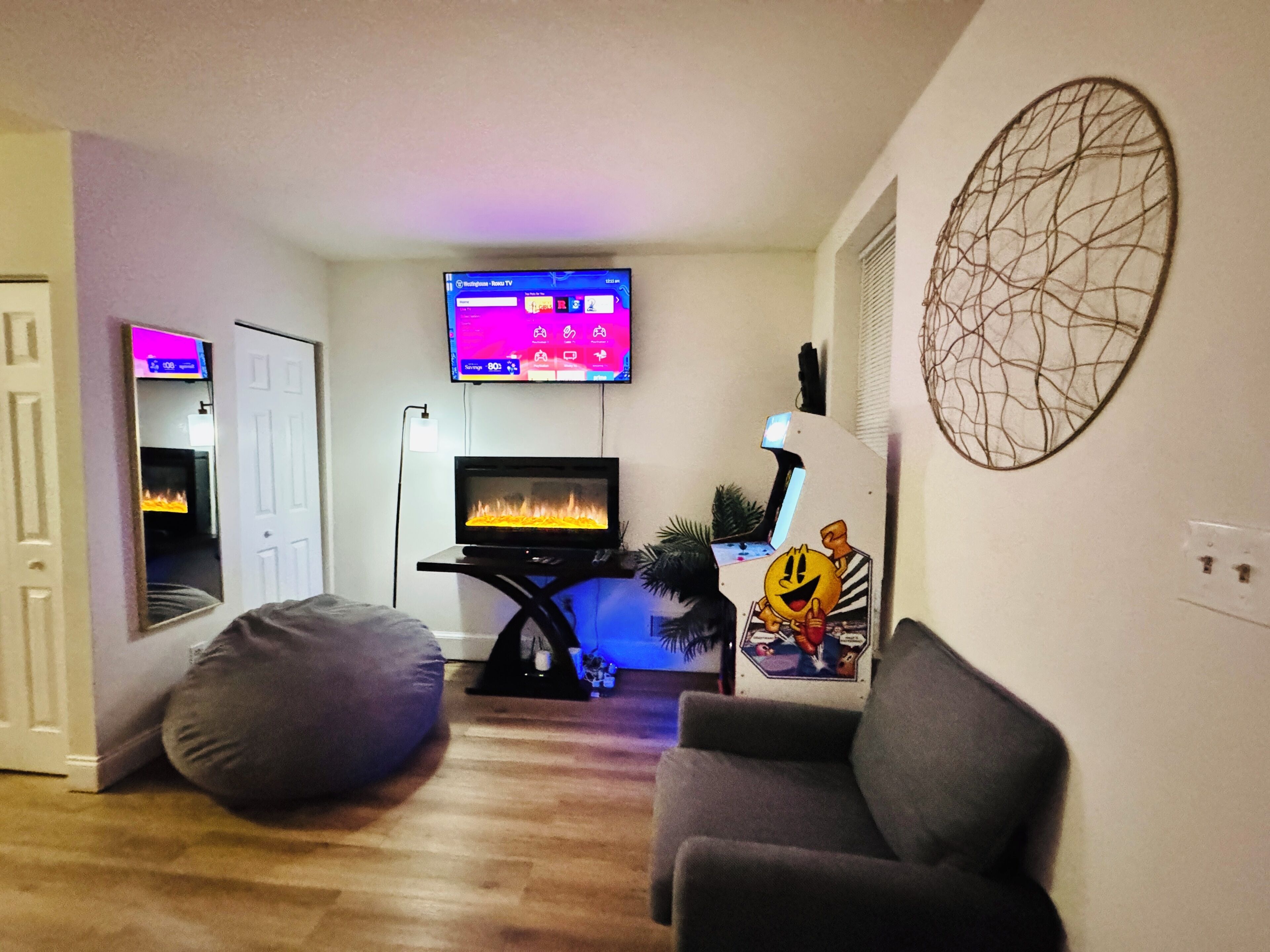 Télévision LED de 55 pouces avec chaînes numériques, télévision