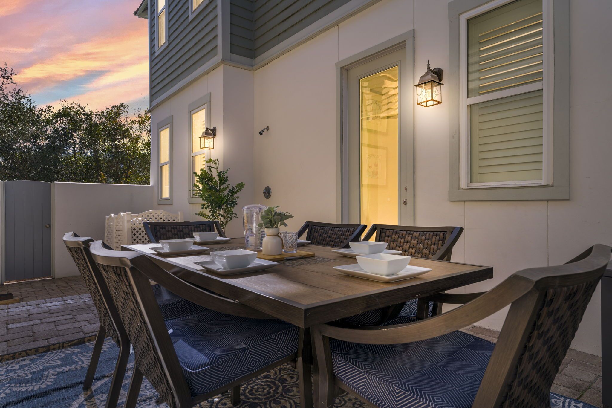 30A Rental w/ Huge Private Courtyard "Laid Back" Steps to Lagoon Pool + Bikes!