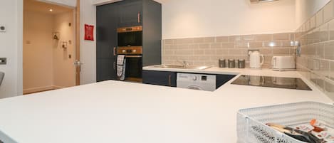 Ferienhaus | Eigene Küche | Kühlschrank, Geschirrspüler, Wasserkocher, Toaster
