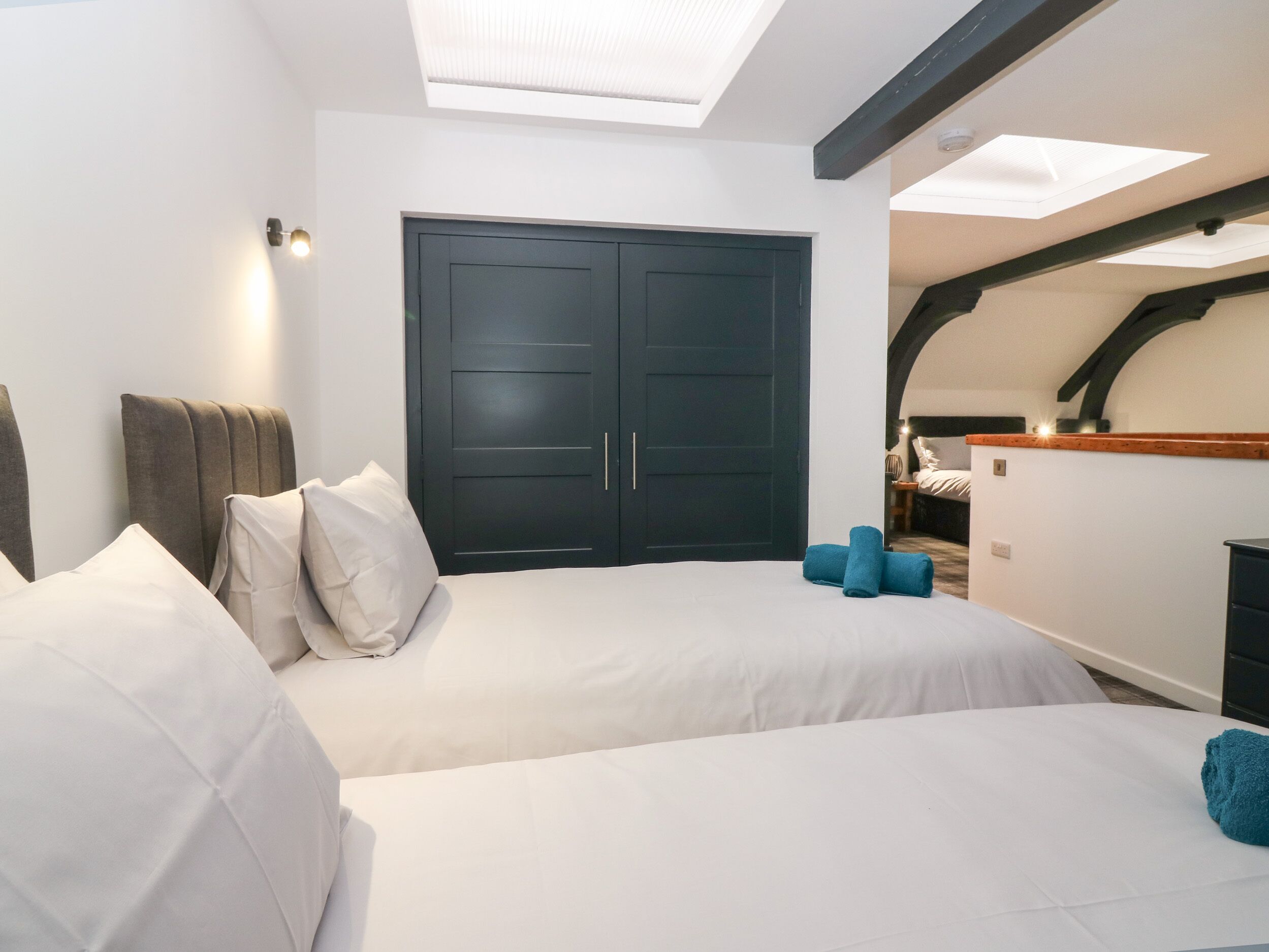 المنشأة من الداخل