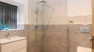 Cottage | Kamar mandi | Shower