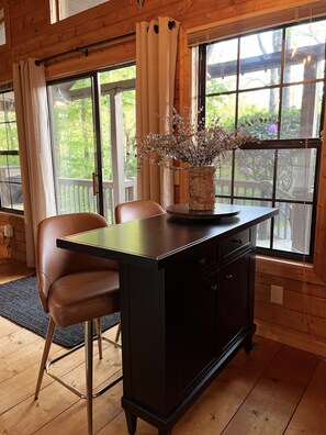 Interior - Little Heaven in the Pines (Blue Ridge)