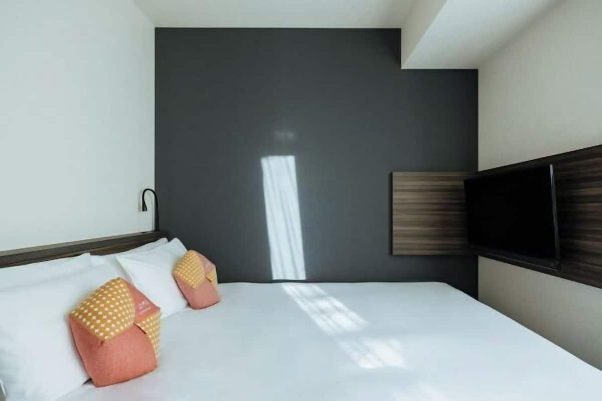 In-room safe, desk, laptop workspace, blackout drapes