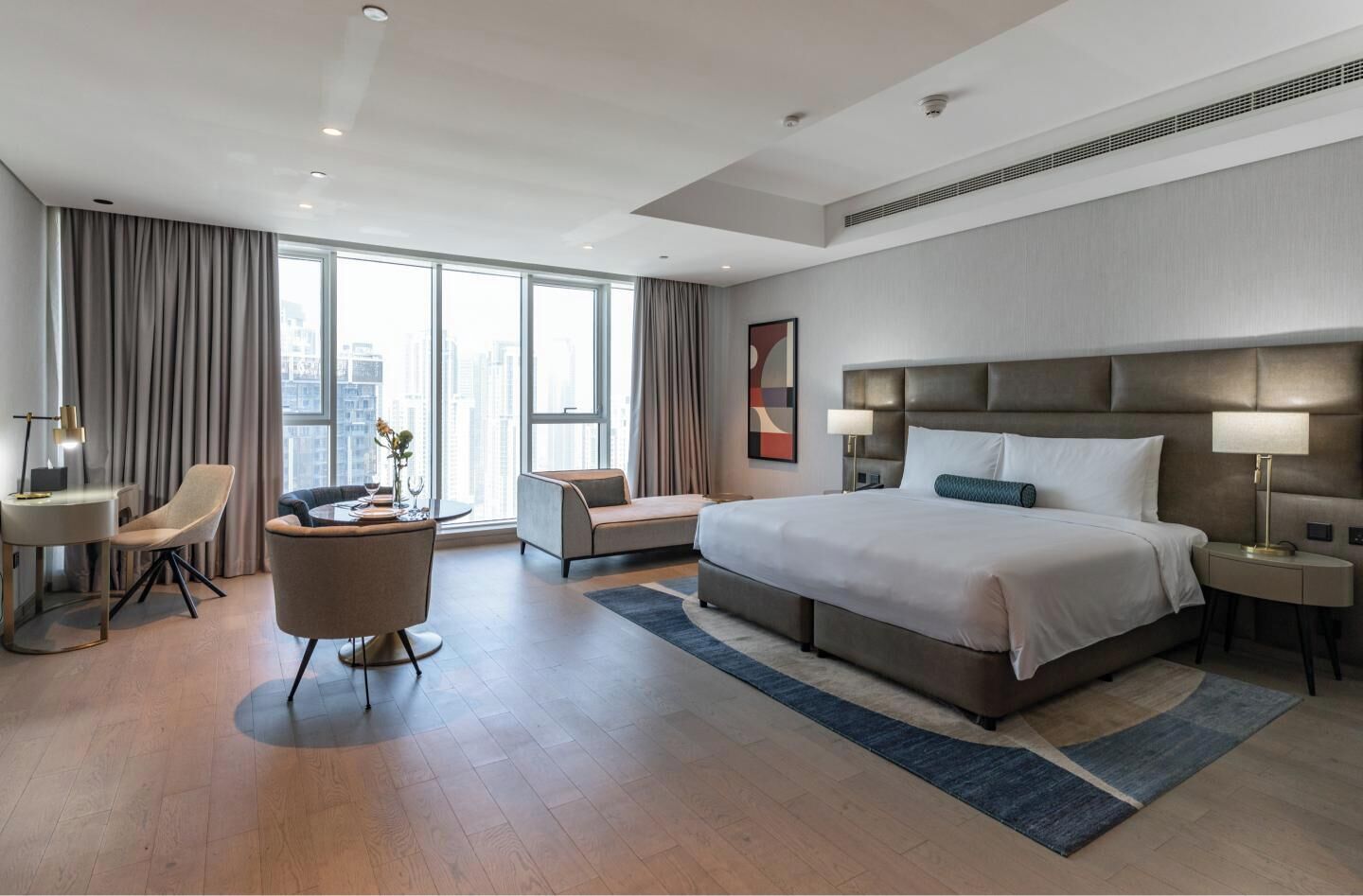 Superior-studio, 1 keskisuuri parisänky, kaupunkinäköala