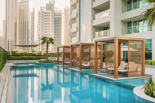 Aura Suites 