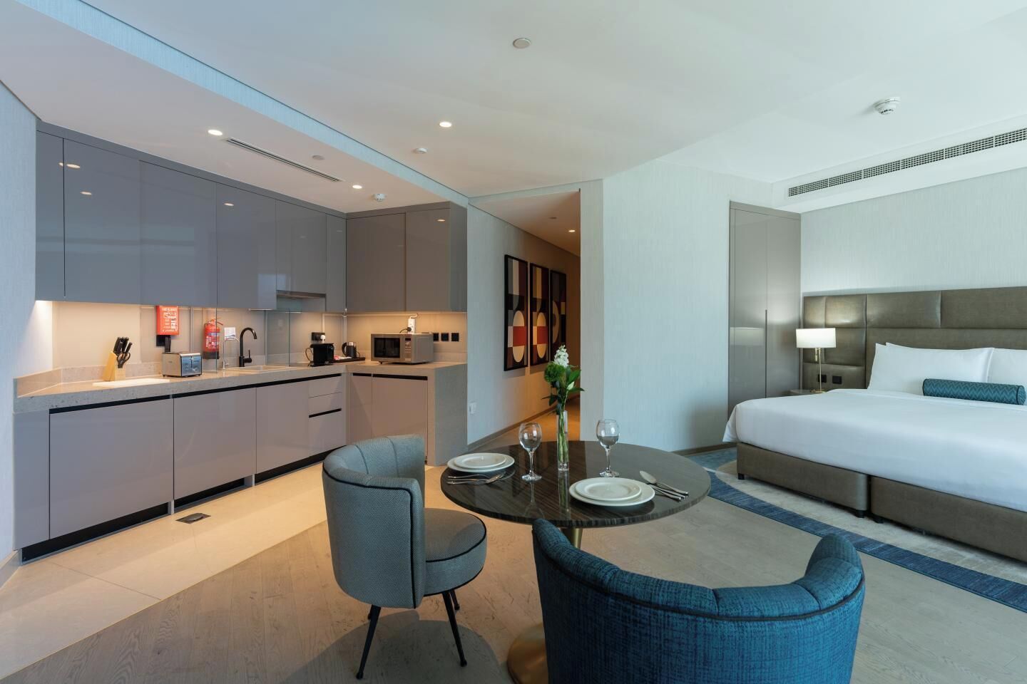 Executive-studio, 1 keskisuuri parisänky, parveke, kaupunkinäköala